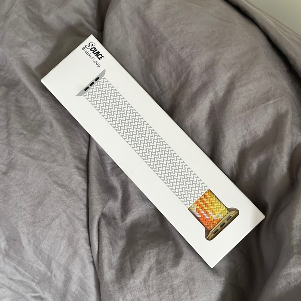 Brand new Solace woven Apple Watch strap in fragrant orange. Fits 42/44mm. Small